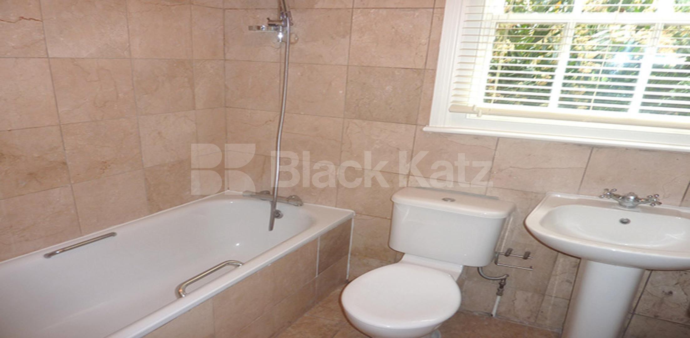 			NEW INSTRUCTION!, 3 Bedroom, 1 bath, 1 reception Flat			 Camden Street, CAMDEN